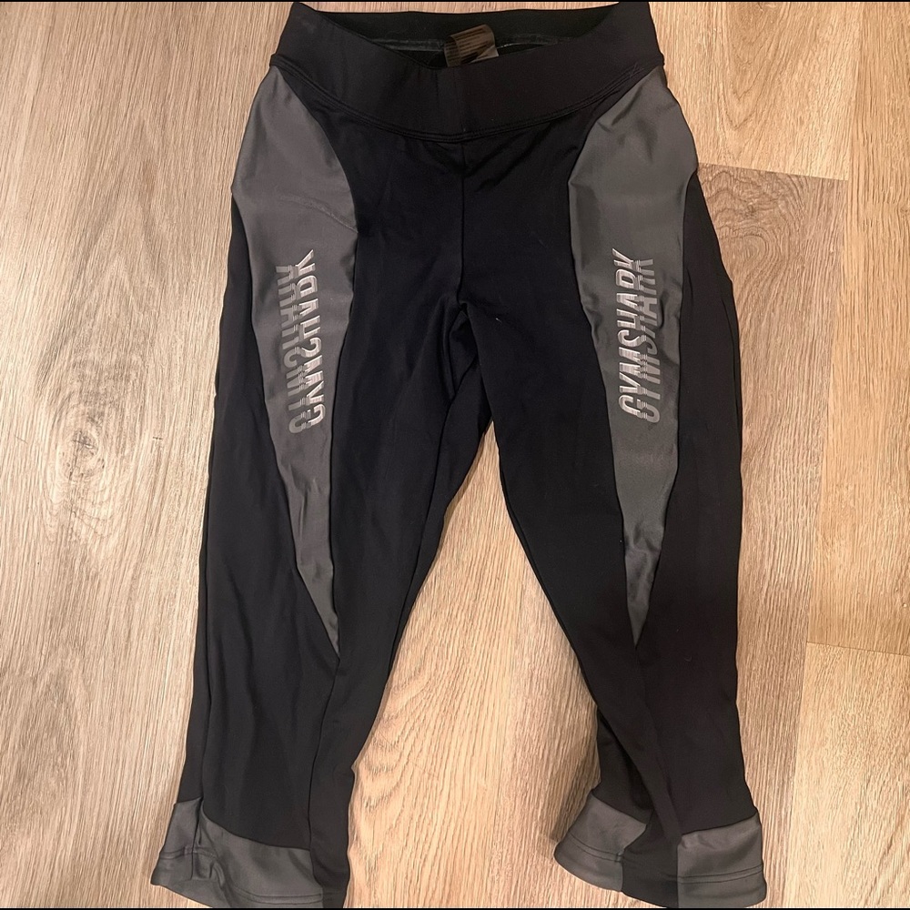 Gym shark 🦈 short - Picture 2 of 4